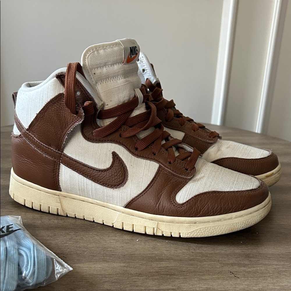 Nike Dunk Hi Retro Prm - pecan /sail-worn blue-off noir unisex M9 or W10.5